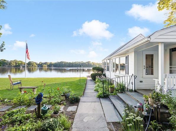 166 New Meadow Rd, Barrington, RI 02806