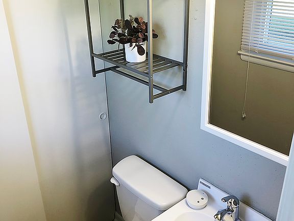 3rd image of 4905 Sturbridge Pl