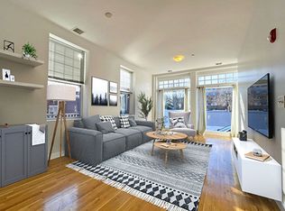 10 Barton Sq #101, Salem, MA 01970