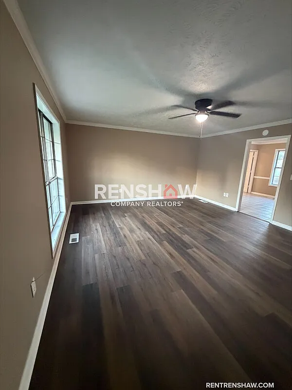 3 bed, 2.0 bath, 1400 sqft, $1,650 — Photo 3