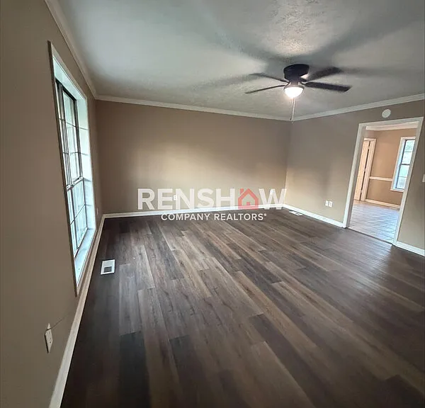 57 Derbyshire Dr — Photo 3