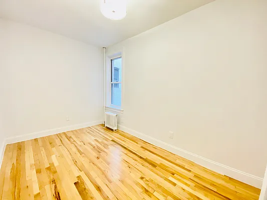 Rented by Mae Equities | media 6