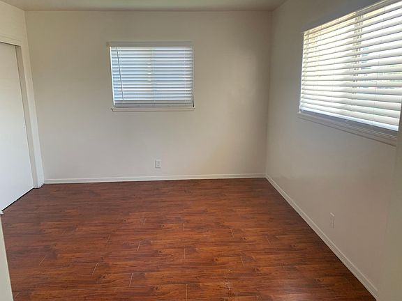 4th image of 1313 E Banyan Ave