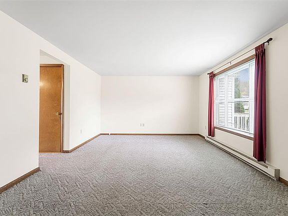 3rd image of 1105 Daisy Dr