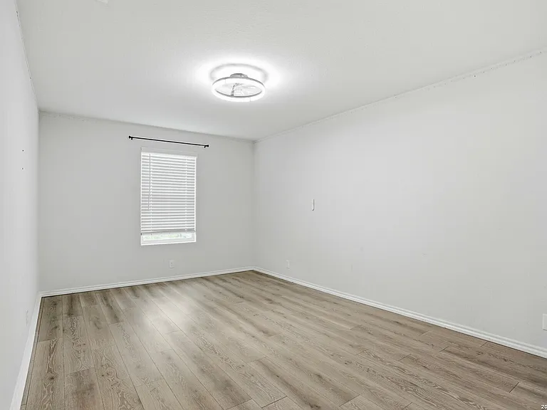 12611 Auriga — Photo 31