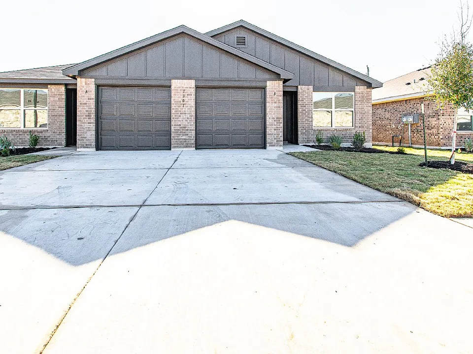 1301 Concord Dr #A