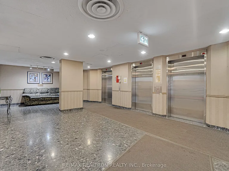 25 Trailwood Dr #2403 — Photo 5