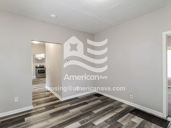 388878_003_wm_-_living_room_13068378.jpg