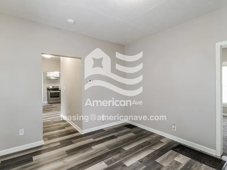 388878_003_wm_-_living_room_13068378.jpg