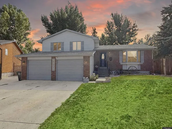 1240 Elk Mountain Cir, Green River, WY 82935