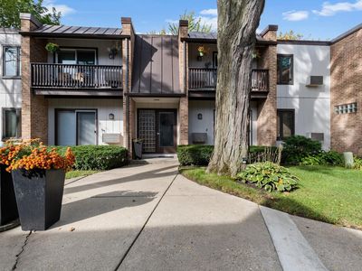 1755 Henley St APT 2N, Glenview, IL, 60025