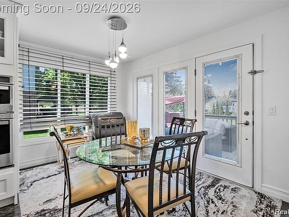 5th image of 45400 William Ct