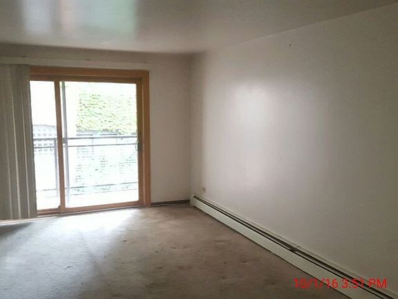 3rd image of 1311 W Lunt Ave #201n