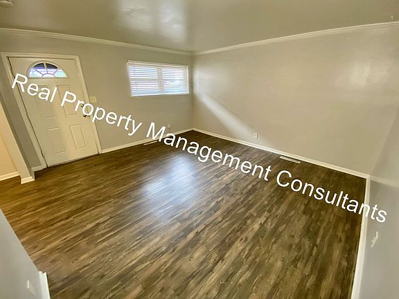 4th image of 4207 Clark Ave