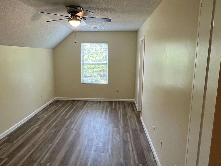 421 Bridgewater Way — Photo 23