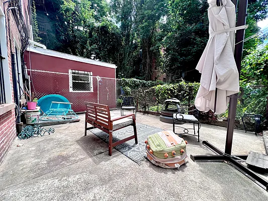 Rented by Compass | media 23