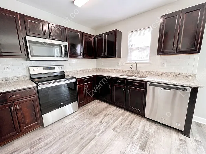 5121 Magnasco Ln — Photo 7