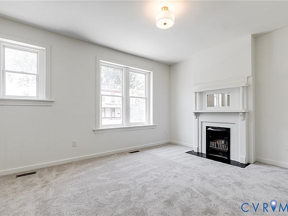 4th image of 204 Welford St