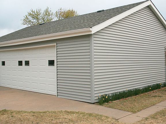 2nd image of 705 Poplar St