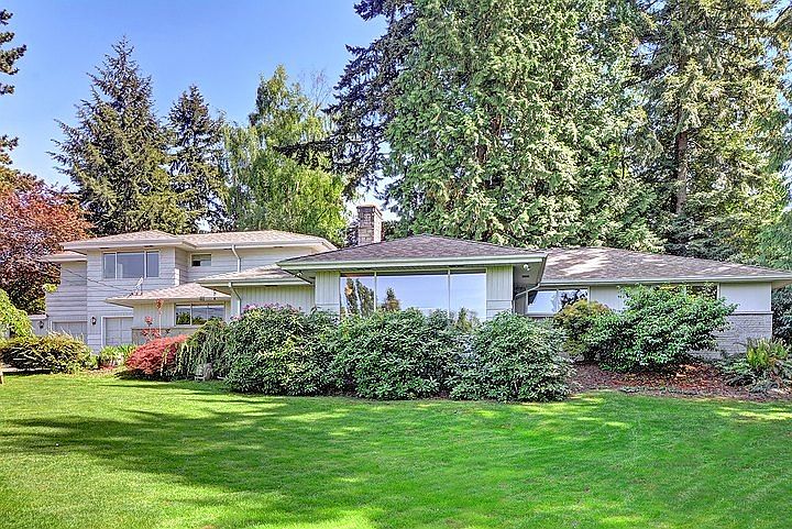 1st image of 9023 NE 32nd St