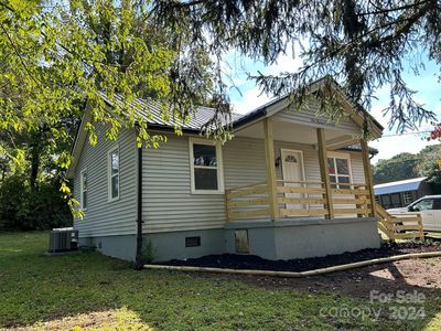 117 Crest Rd, East Flat Rock, NC, 28726