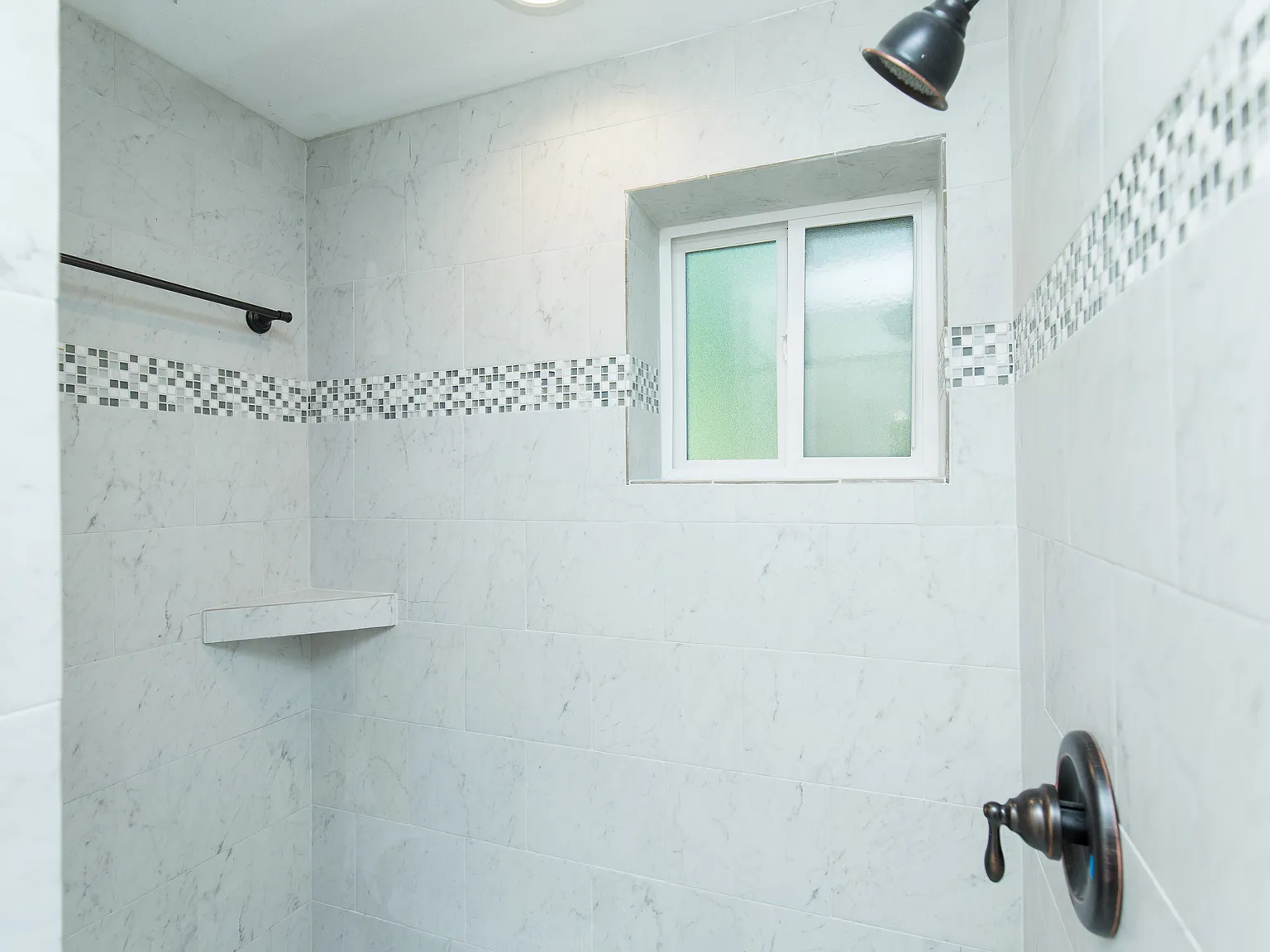 1500 Dacron Dr — Photo 2