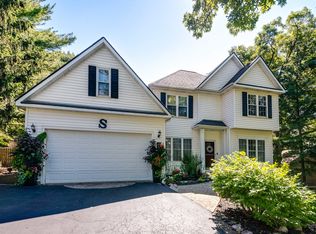 6808 Normandy Dr, Spring Grove, IL 60081