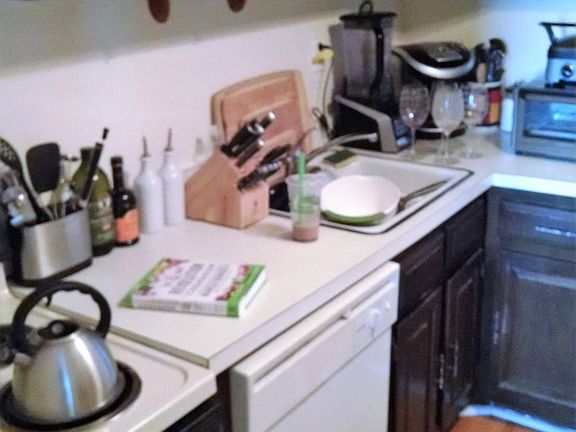 5th image of 1590 Anderson Ave APT 20A