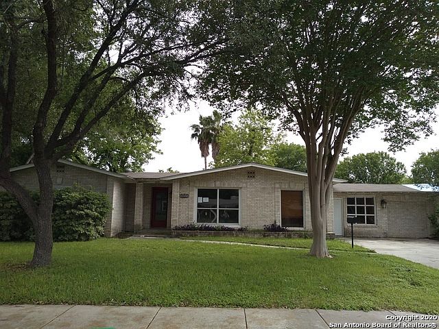 1st image of 2658 W Summit Ave