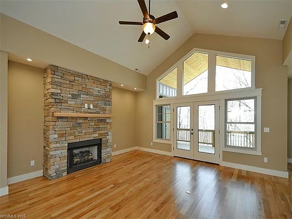 3rd image of 721 Dunroy Dr #11