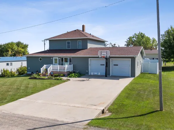 332 3rd Ave E, Hunter, ND 58048