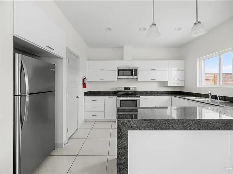 2400 Harmony Ln #A — Photo 9