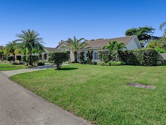 4th image of 18440 SW 79th Ct