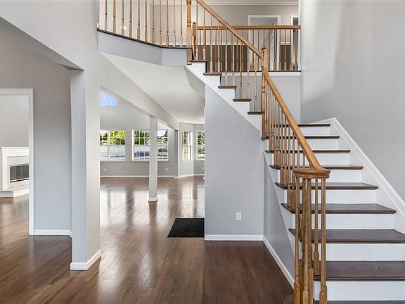 4th image of 7 Mimosa St