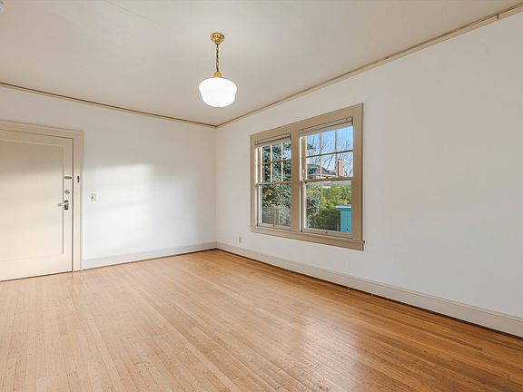 2nd image of 1314 SE Salmon St APT 203