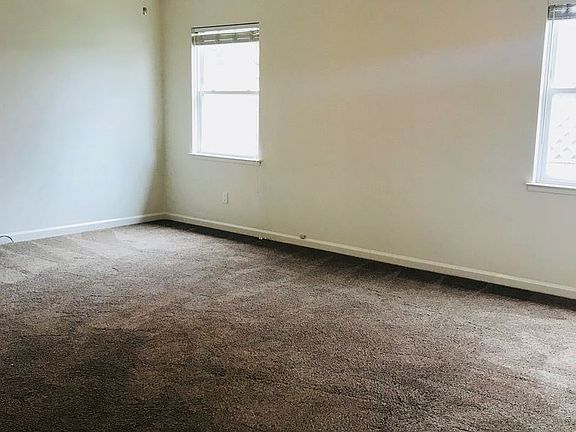 3rd image of 19120 Arnold Dr
