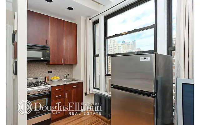 Rented by Douglas Elliman | media 29