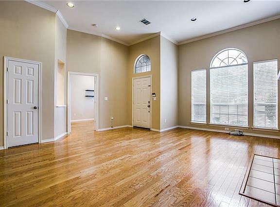 5th image of 6072 Thursby Ave