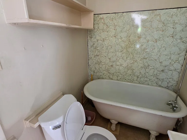 329 E 6th St #1 — Photo 12
