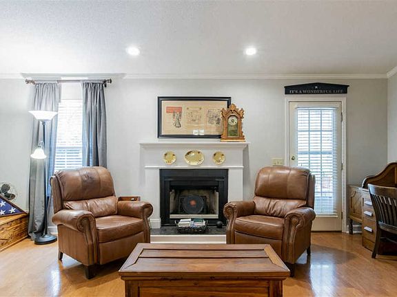 5th image of 2757 Chickering Rd