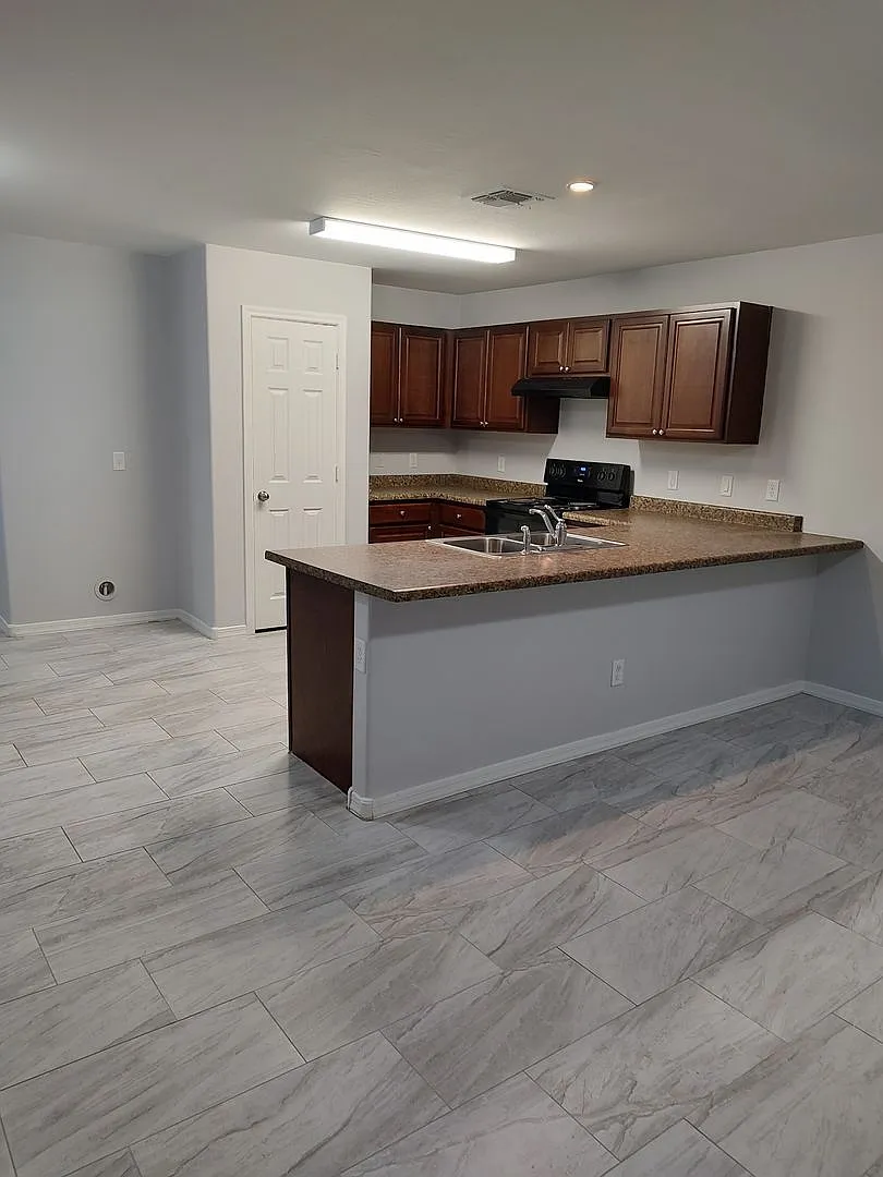 Building Photo - 1658 E Palo Verde Dr