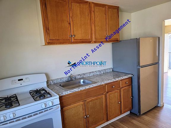 2nd image of 3720-3740 Astoria St #4-3740_UNIT