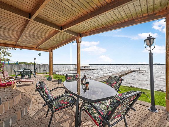 3rd image of 309 S Lake Dr