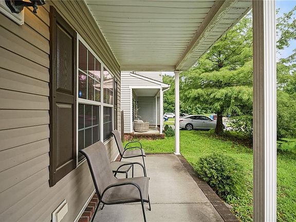 4th image of 1608 Cullen Ave