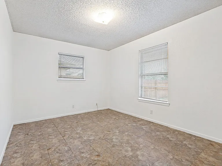 122 Surrels Ave — Photo 12
