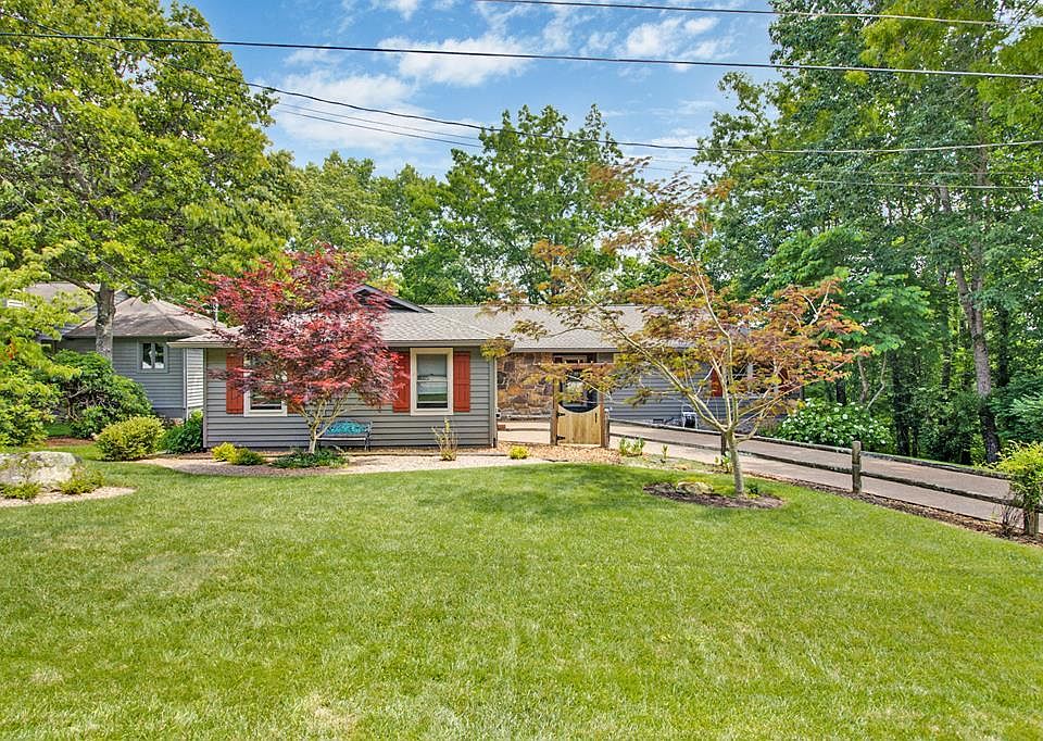 1st image of 166 Canterbury Dr