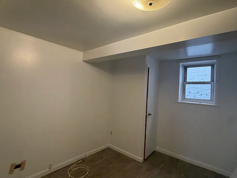 260 E 235th St #1 — Photo 4