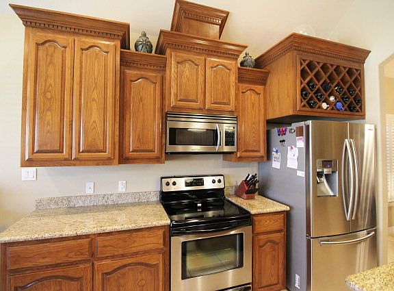 3rd image of 2421 Nicole Dr