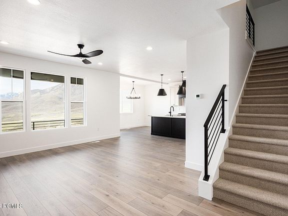 3rd image of 6033 N Fairview Dr