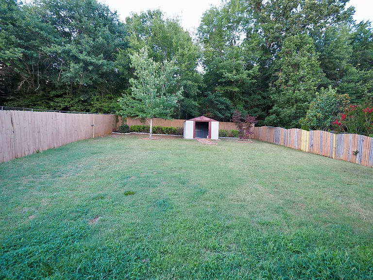 27 Border Ave — Photo 32